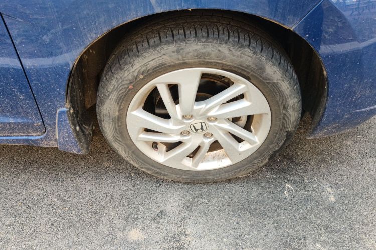 本田 飞度 2016款 1.5L LXS CVT舒适天窗版车身外观10