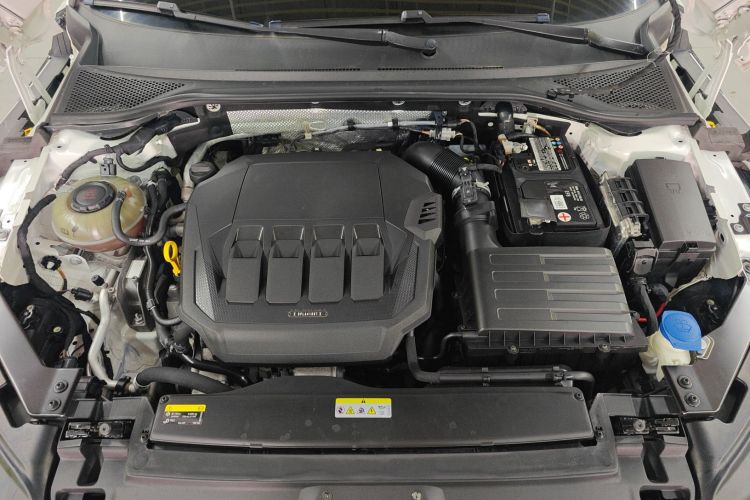 一汽-大众CC 2021款 330TSI 炫目版机舱底盘24