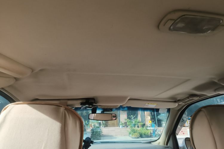 别克GL8 2014款 2.4L 经典版局部细节22