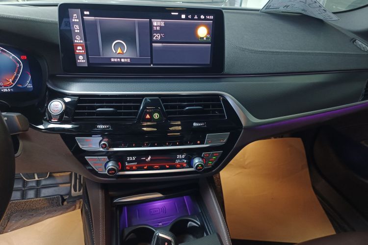 宝马5系(进口) 2022款 改款 540i 风尚版 M运动套装中控内饰16