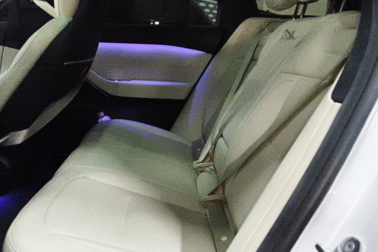 蔚来ES6 2024款 75kWh中控内饰7004