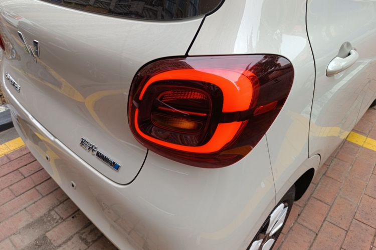 五菱汽车 宏光MINIEV 2025款 四门版 进阶款车身外观9