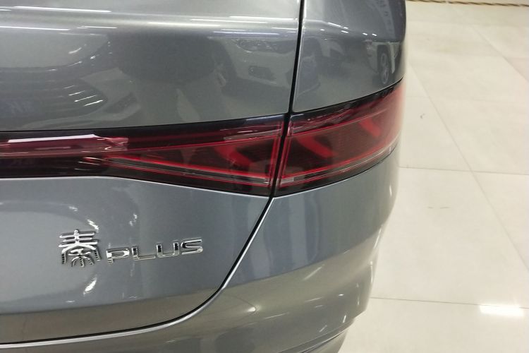 比亚迪 秦PLUS 2023款 冠军版 DM-i 55KM领先型车身外观9