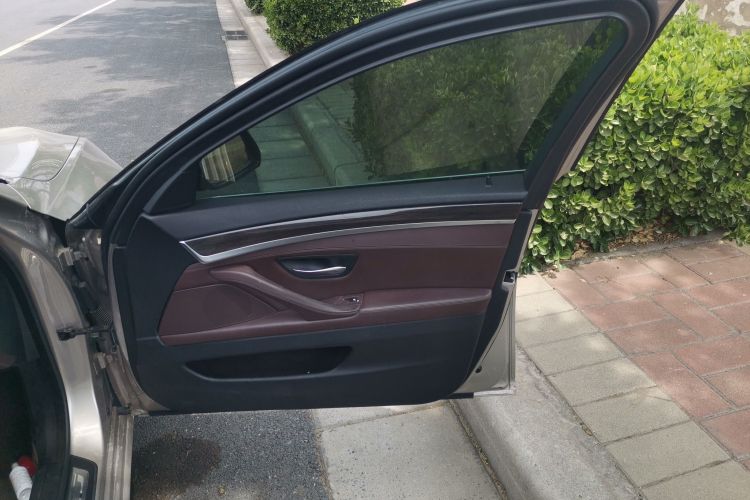 宝马5系 2014款 525Li 豪华设计套装中控内饰7005