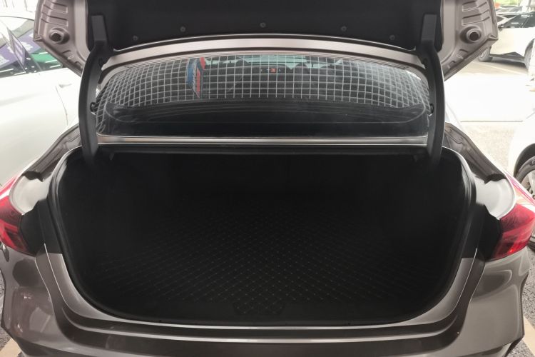 长安 逸动 2020款 PLUS 蓝鲸NE 1.4T GDI DCT旗舰型机舱底盘23