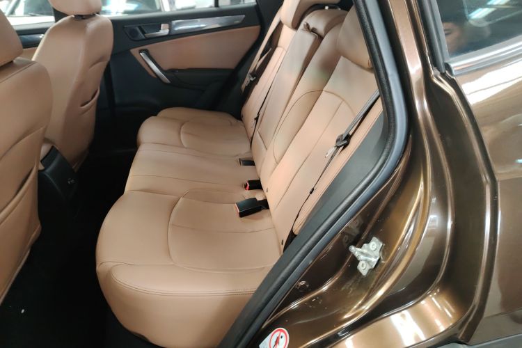 中华V5 2016款 1.5T 自动两驱智能型中控内饰7004