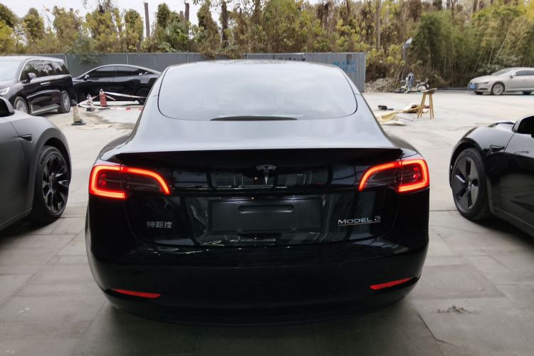 特斯拉 Model 3 2022款 Performance高性能全轮驱动版车身外观6