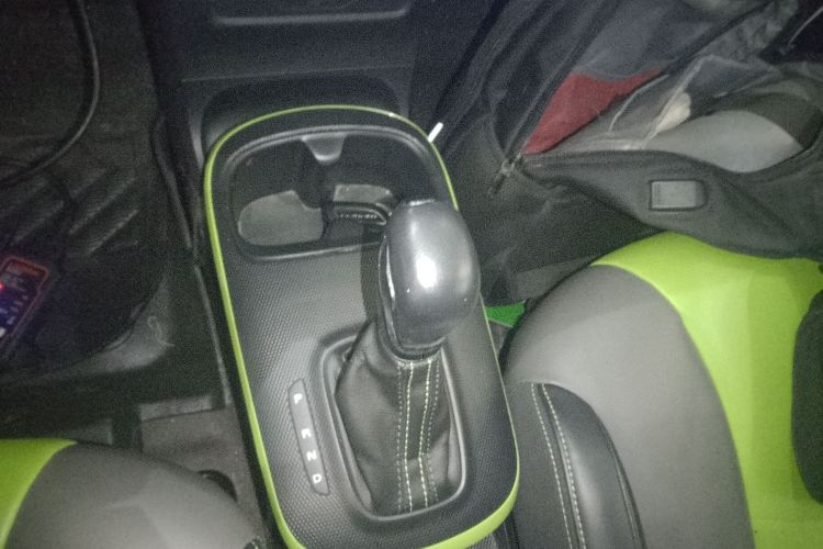 荣威 科莱威CLEVER 2021款 302km卓越版中控内饰18