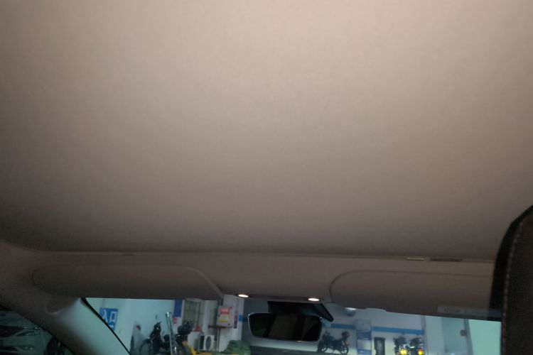 特斯拉 Model 3 2022款 后轮驱动版中控内饰22