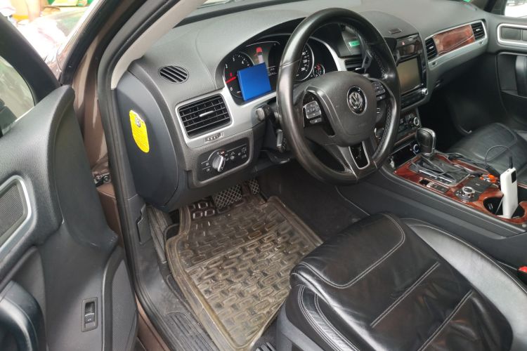 大众 途锐 2011款 3.0TDI 柴油标配型中控内饰7003