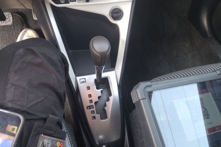 丰田 YARiS L 致炫 2015款 1.5G 自动炫动天窗特别版局部细节18