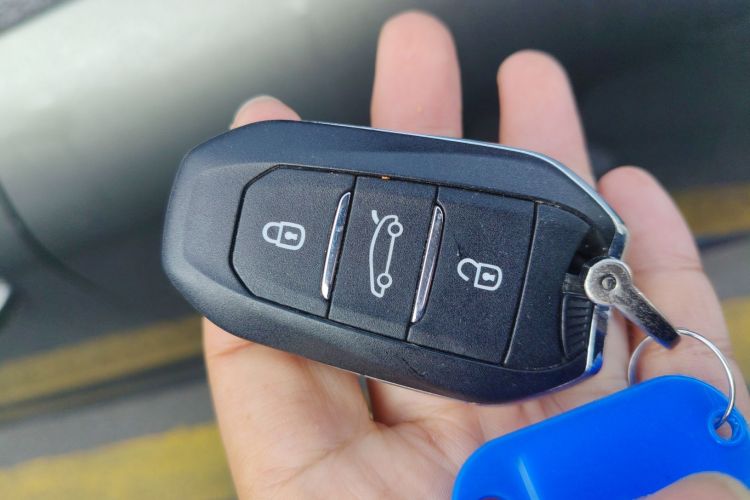 雪铁龙 凡尔赛C5 X 2021款 1.6T 享不凡中控内饰11