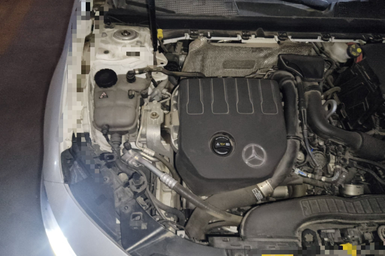 奔驰A级 2021款 A 200 L 运动轿车时尚型局部细节9006