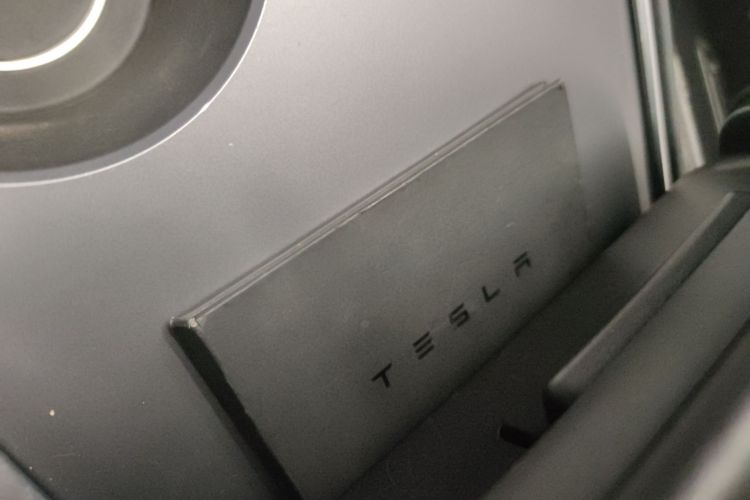 特斯拉 Model Y 2021款 标准续航后驱版中控内饰11