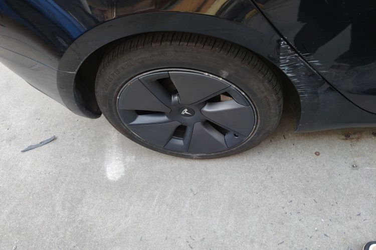 特斯拉 Model 3 2021款 标准续航后驱升级版 3D6车身外观6008