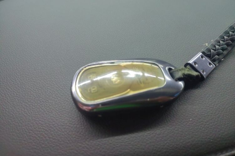 别克GL8 2023款 陆上公务舱 尊贵型中控内饰11