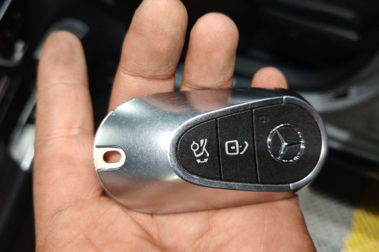 奔驰EQE 2022款 350 先锋版中控内饰7001