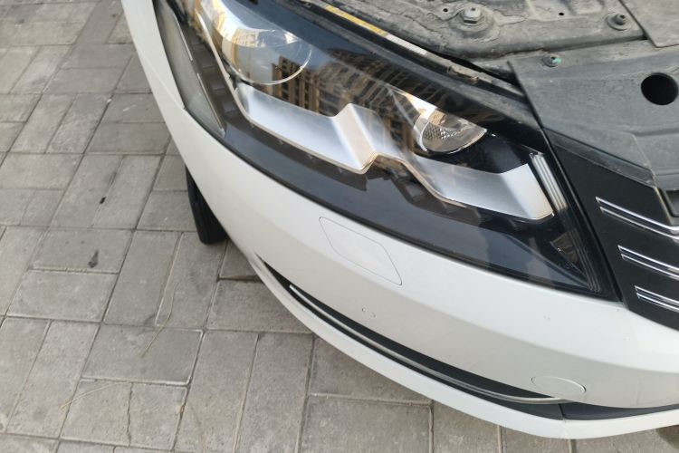 大众 帕萨特 2014款 1.8TSI DSG至尊版车身外观8