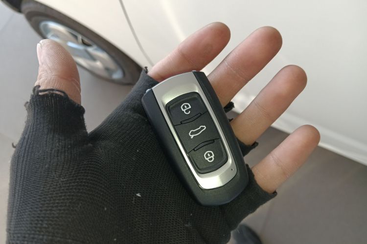 吉利银河 2024款 熊猫mini 200km 耐力熊中控内饰7001