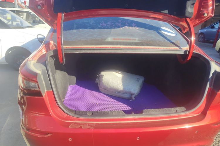 长安 逸动 2019款 高能版 1.6L GDI 手动先锋型 国VI机舱底盘23