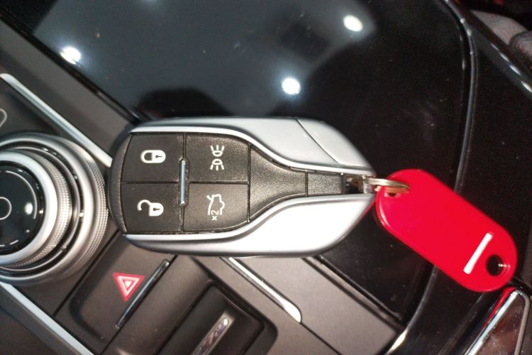 玛莎拉蒂 Levante 2019款 3.0T 标准版 国VI中控内饰11