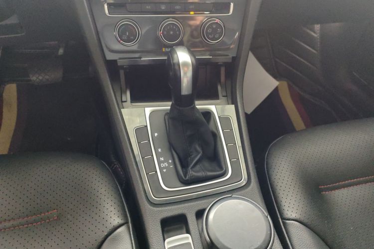 大众 高尔夫 2018款 1.6L 自动舒适型中控内饰18