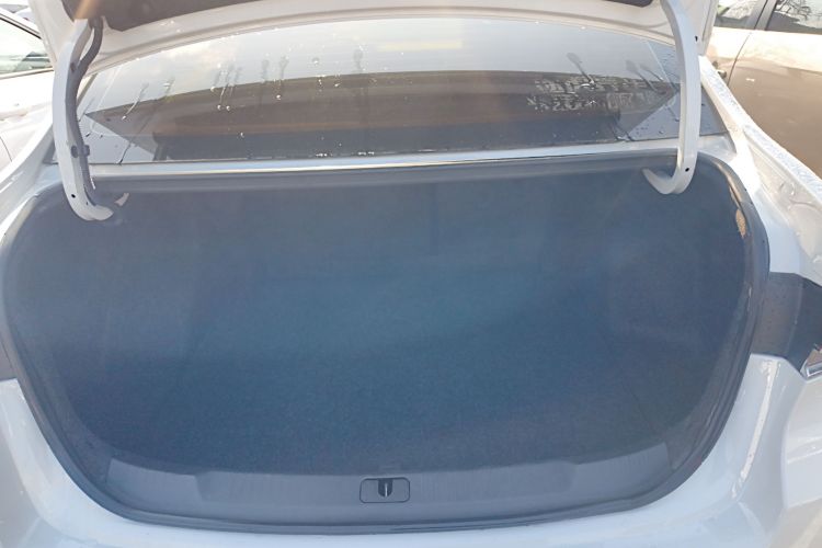 别克 英朗 2019款 18T 自动互联精英型 国VI机舱底盘23