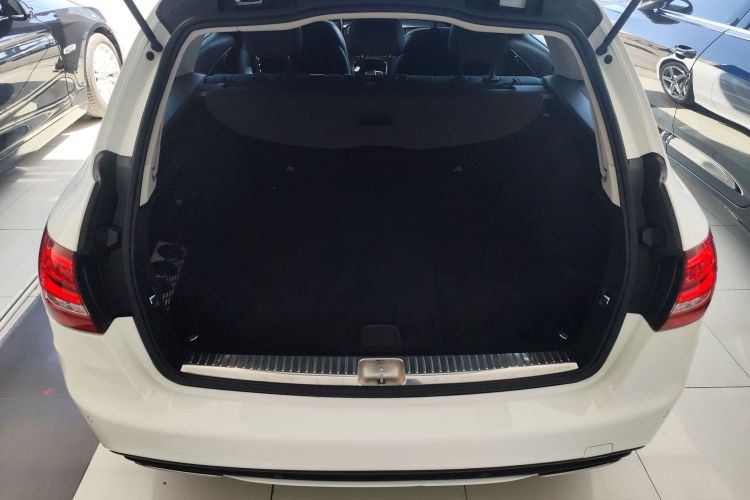 奔驰C级(进口) 2018款 C 200 旅行轿车机舱底盘23