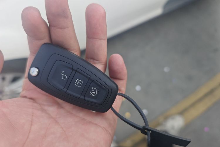 福特 福克斯 2012款 三厢 1.6L 自动舒适型中控内饰7001