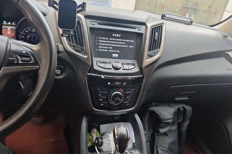 长安CS75 2014款 1.8T 自动精英型 国IV中控内饰16