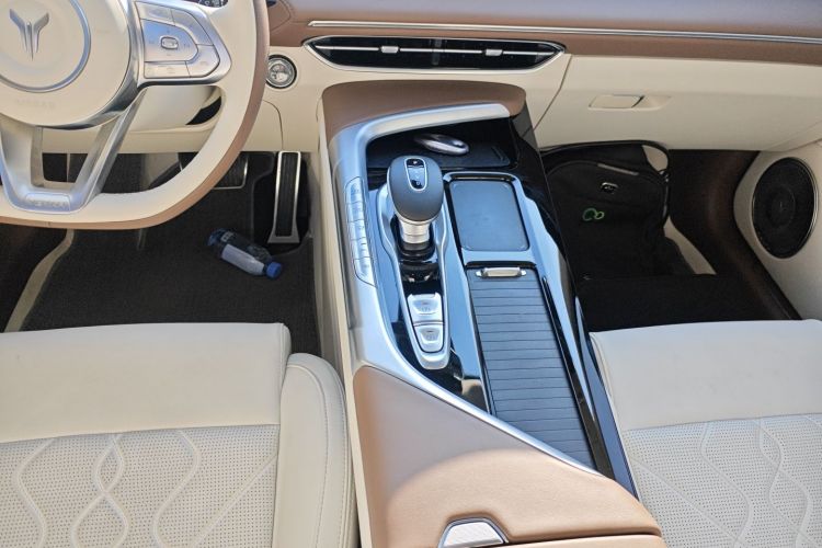 岚图汽车 岚图FREE 2021款 四驱标准增程专属豪华套装中控内饰18