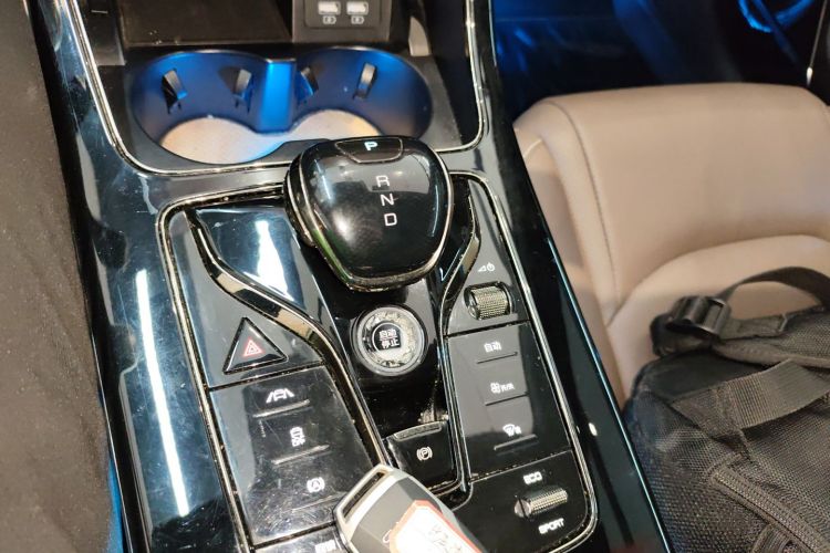 比亚迪 汉 2020款 EV 超长续航版豪华型中控内饰18