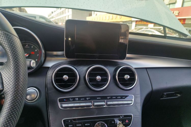 奔驰C级 2016款 C 180 L 运动型局部细节16