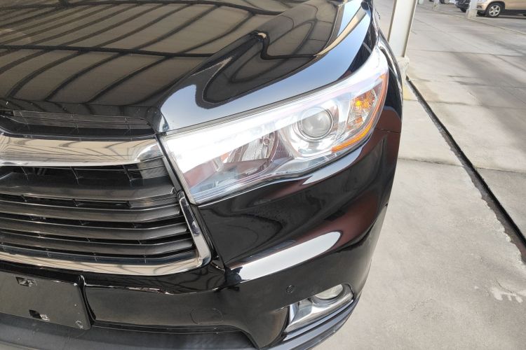 丰田 汉兰达 2015款 2.0T 两驱精英版 7座局部细节36