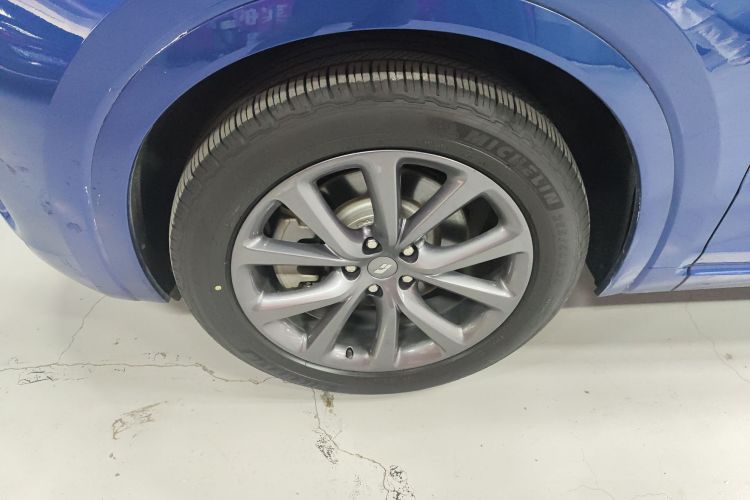 理想汽车 理想ONE 2020款 增程6座版车身外观6007