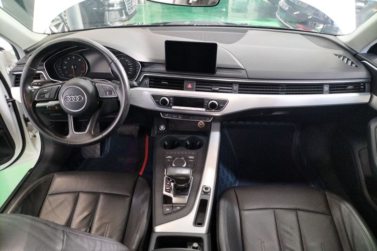 奥迪A4L 2017款 40 TFSI 时尚型中控内饰12