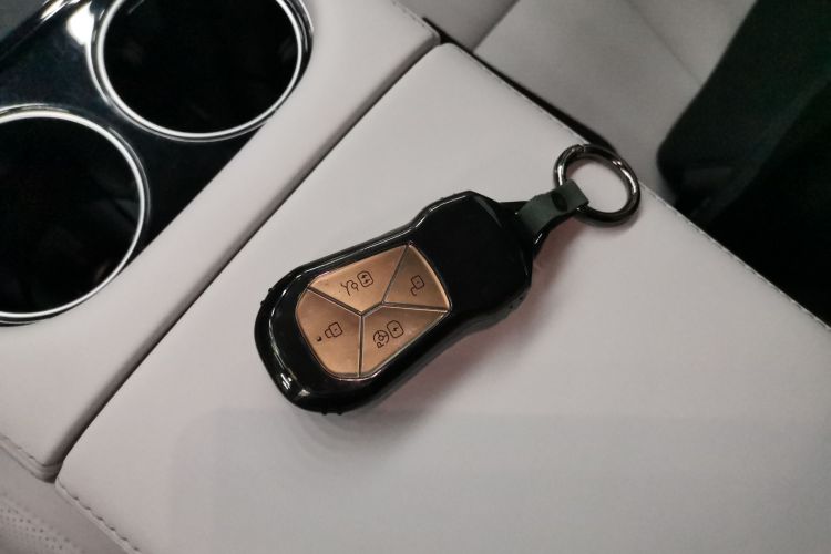 小鹏P7 2024款 P7i 550 Pro中控内饰7001