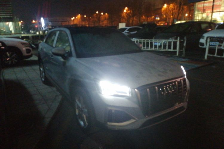 奥迪Q2L 2022款 35 TFSI 进取致雅型车身外观3
