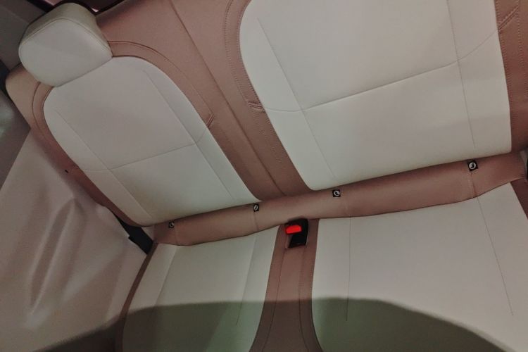 吉利银河 2025款 210km 熊猫卡丁中控内饰21