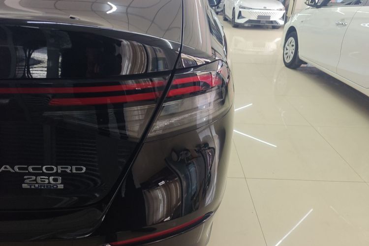 本田 雅阁 2023款 260TURBO 智享版车身外观9