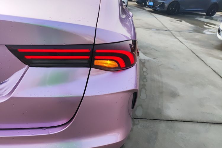 广汽传祺 影豹 2021款 270T DCT J16版车身外观9