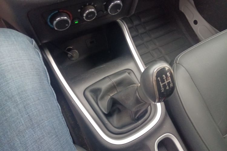 金杯 金海狮M经典 2022款 1.5L 旅行狮客车 6座局部细节18