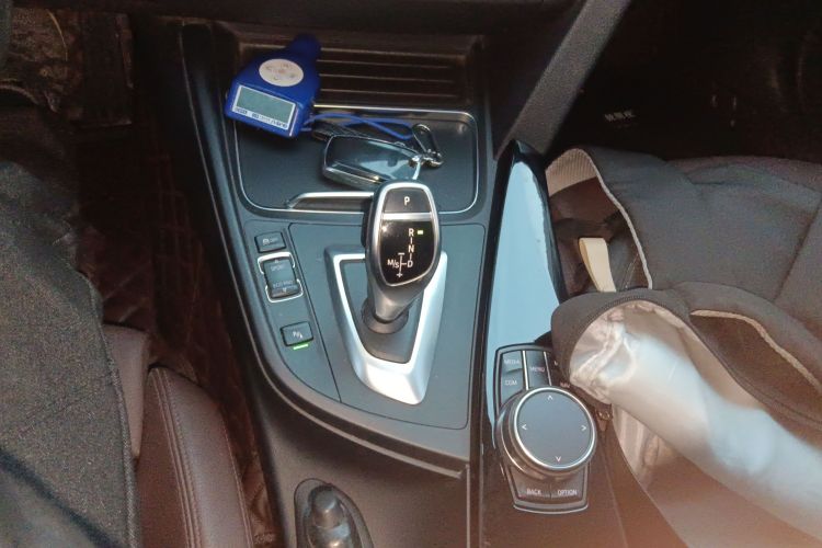 宝马3系 2019款 320Li M运动套装中控内饰18