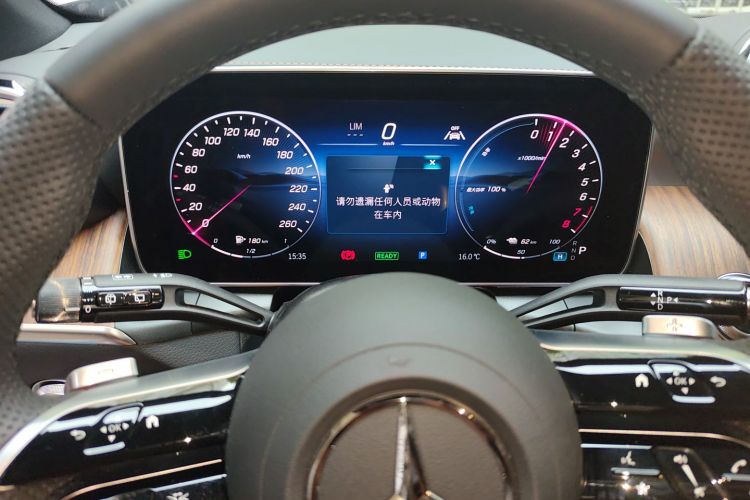 奔驰GLC新能源 2025款 350 e L 4MATIC 典藏版中控内饰14