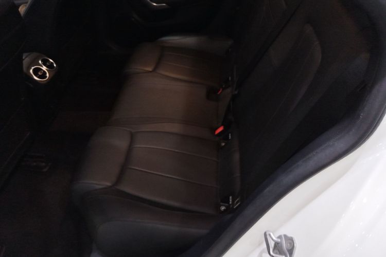 奔驰A级 2021款 改款 A 180 L 运动轿车中控内饰21