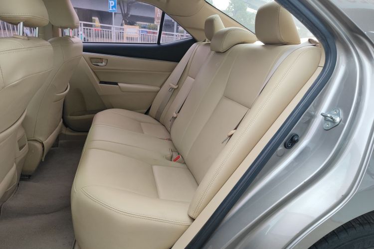 丰田 卡罗拉 2014款 1.6L CVT GL中控内饰7004