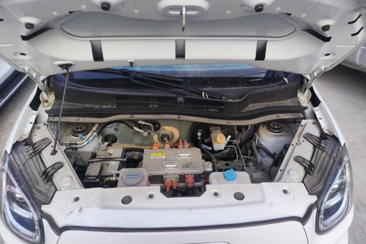 零跑汽车 零跑T03 2024款 200轻享版机舱底盘24