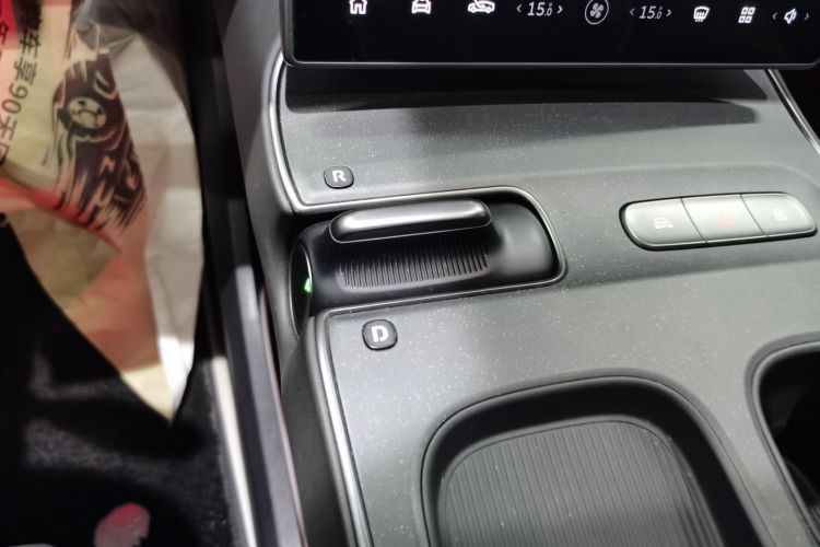 蔚来ET5 2022款 75kWh中控内饰18