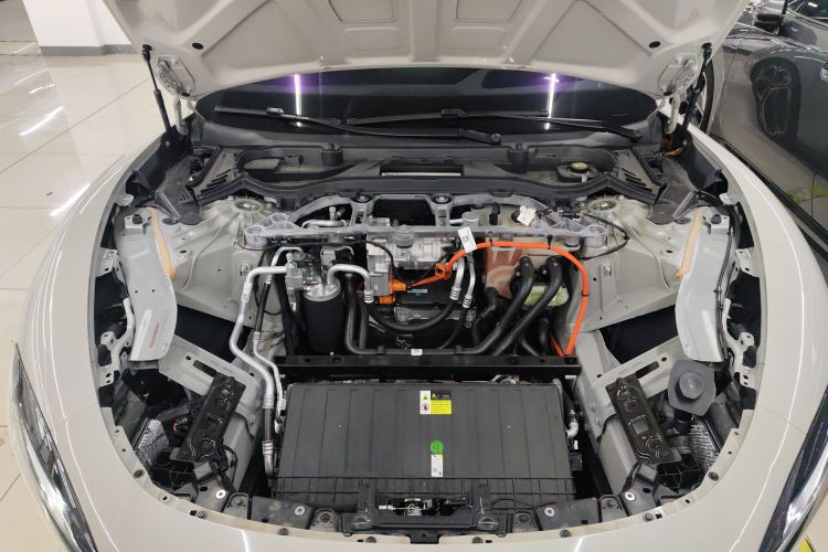 小米汽车 小米SU7 2024款 四驱Max创始版机舱底盘24