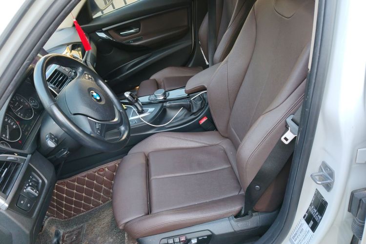 宝马3系 2019款 320Li 时尚型中控内饰19